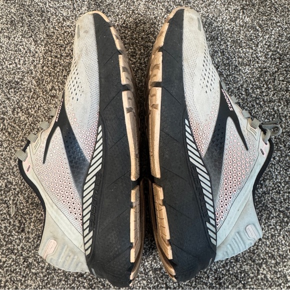 Brooks Adrenaline GTS 22 Running Shoes Womens Size 7.5 Gray Comfort Cushioned - Picture 6 of 10